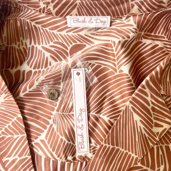 New W/ Tags Blush & Day Medium Silky Long-Sleeve Botanical Print Blouse - Picture 5 of 13